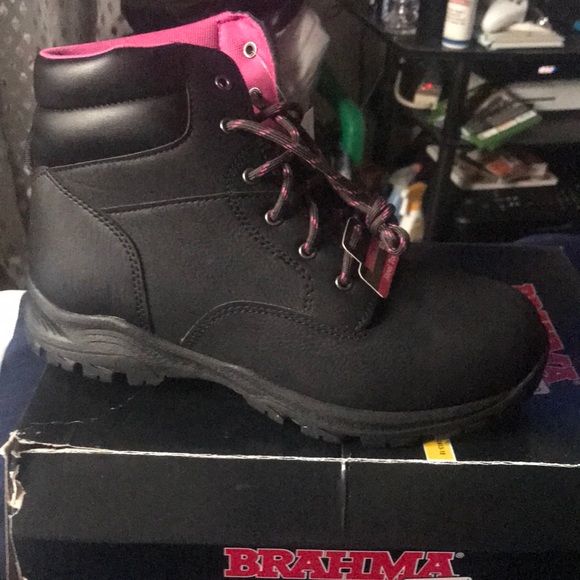 Shoes - Steel toe work boots
